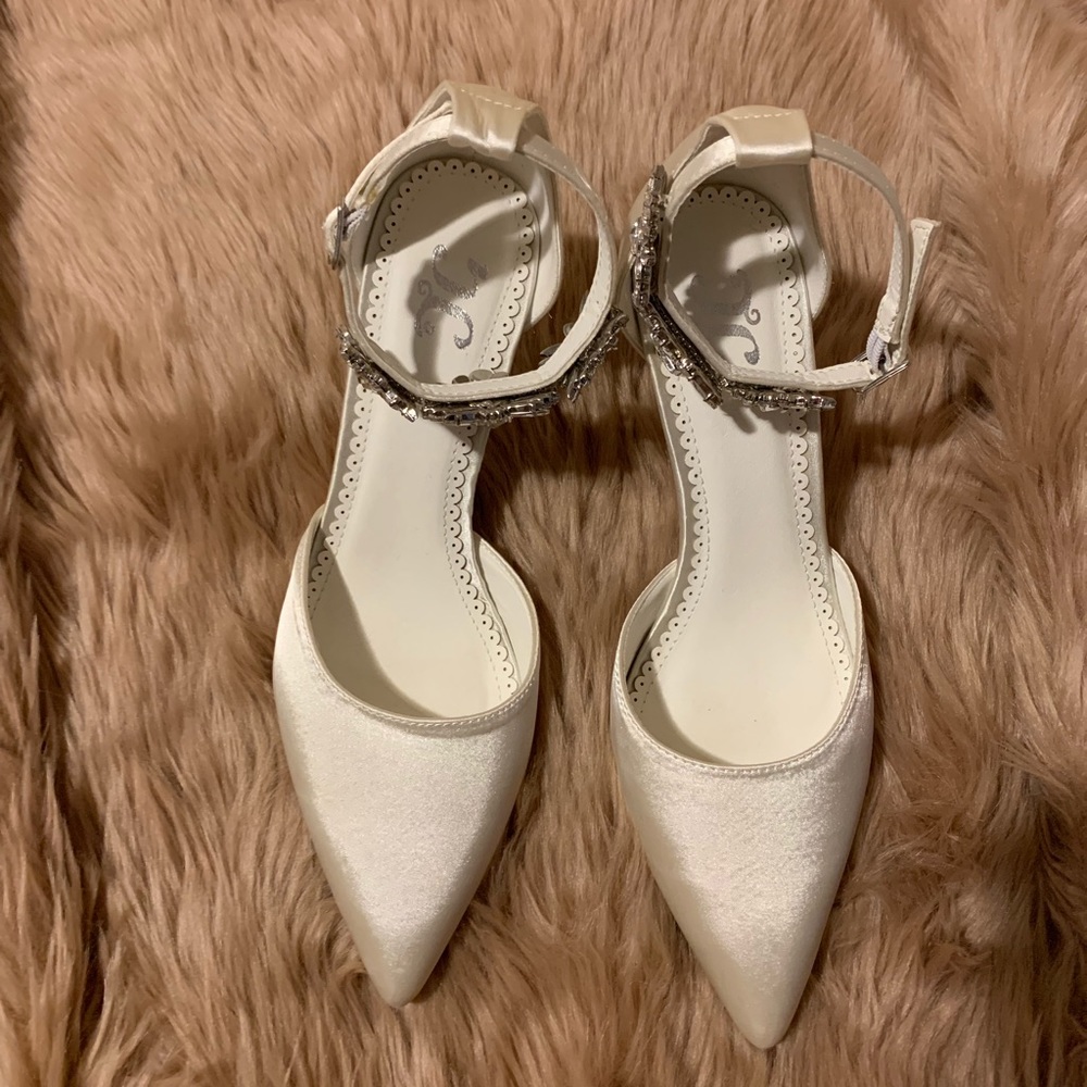 saten wedding shoes with rhinestones - Picture 2 of 3